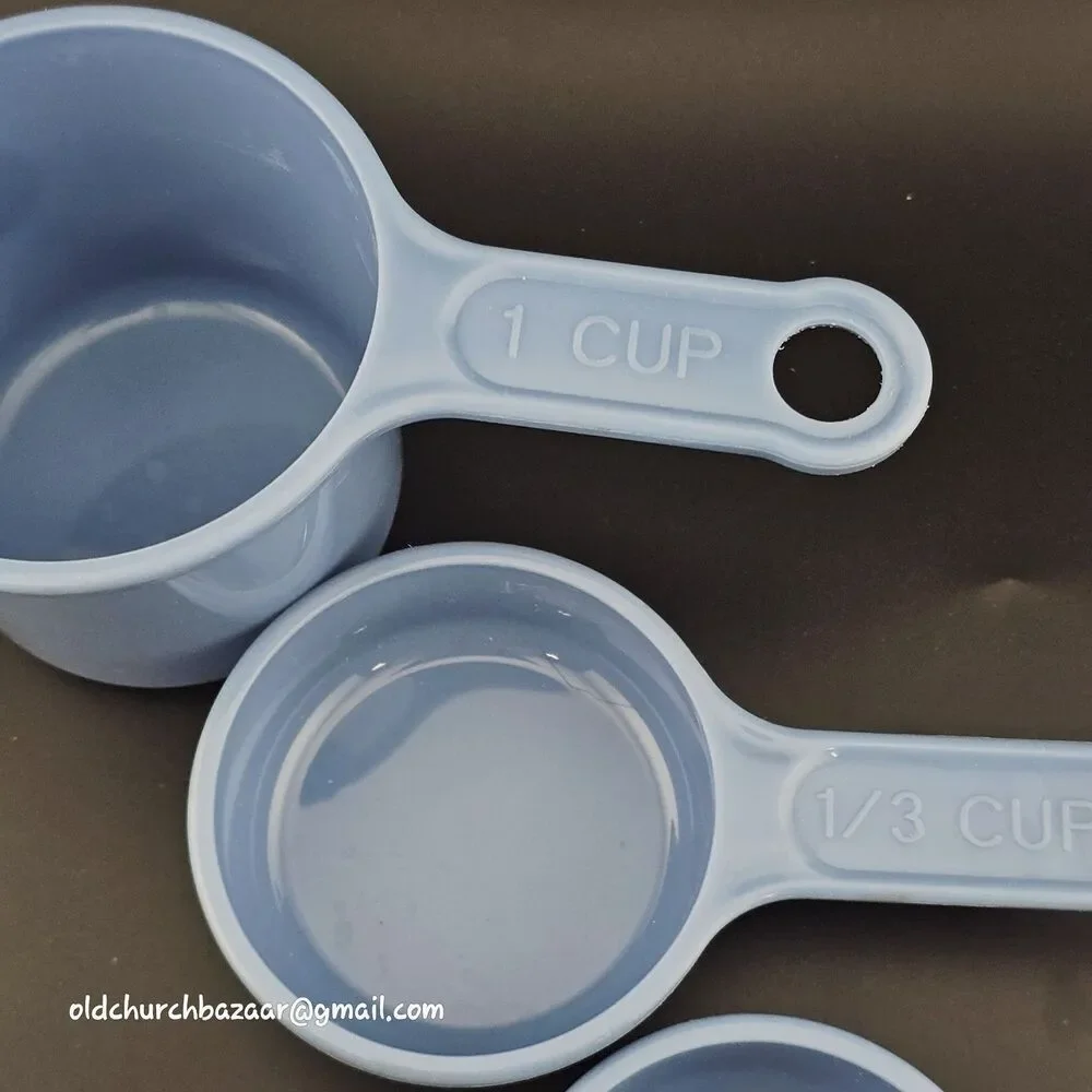 Rubbermaid Blue Plastic Measuring Cup Set 1/4 1/3 1/2 Cup Nesting Model 8315